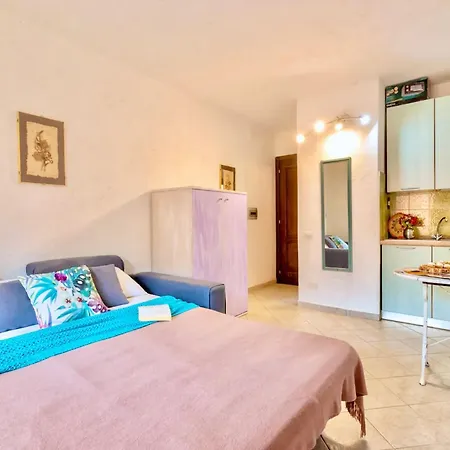 2 Beds With Air Conditioning And Private Veranda In Marinella Just 250 Mt From The Sea Golfo Aranci